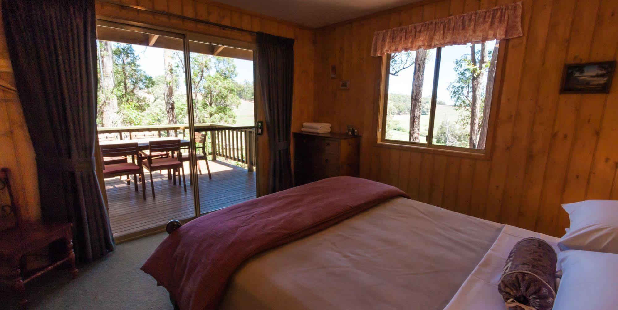 Balingup Heights Hilltop Forest Cottages Екстериор снимка